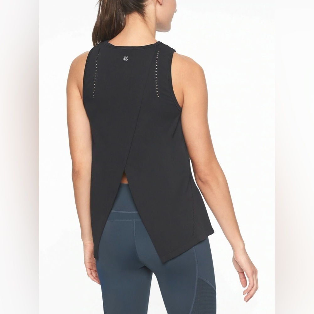 ATHLETA - FOOTHILL CREWNECK SPLIT-BACK TOP. Black. Small